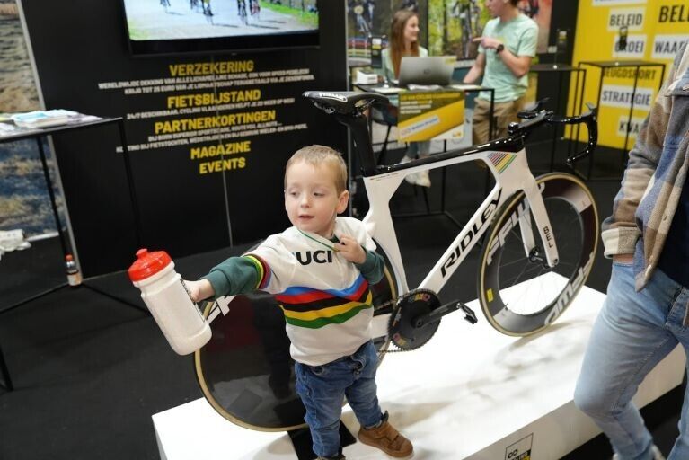 Kid cyclingvl velofollies